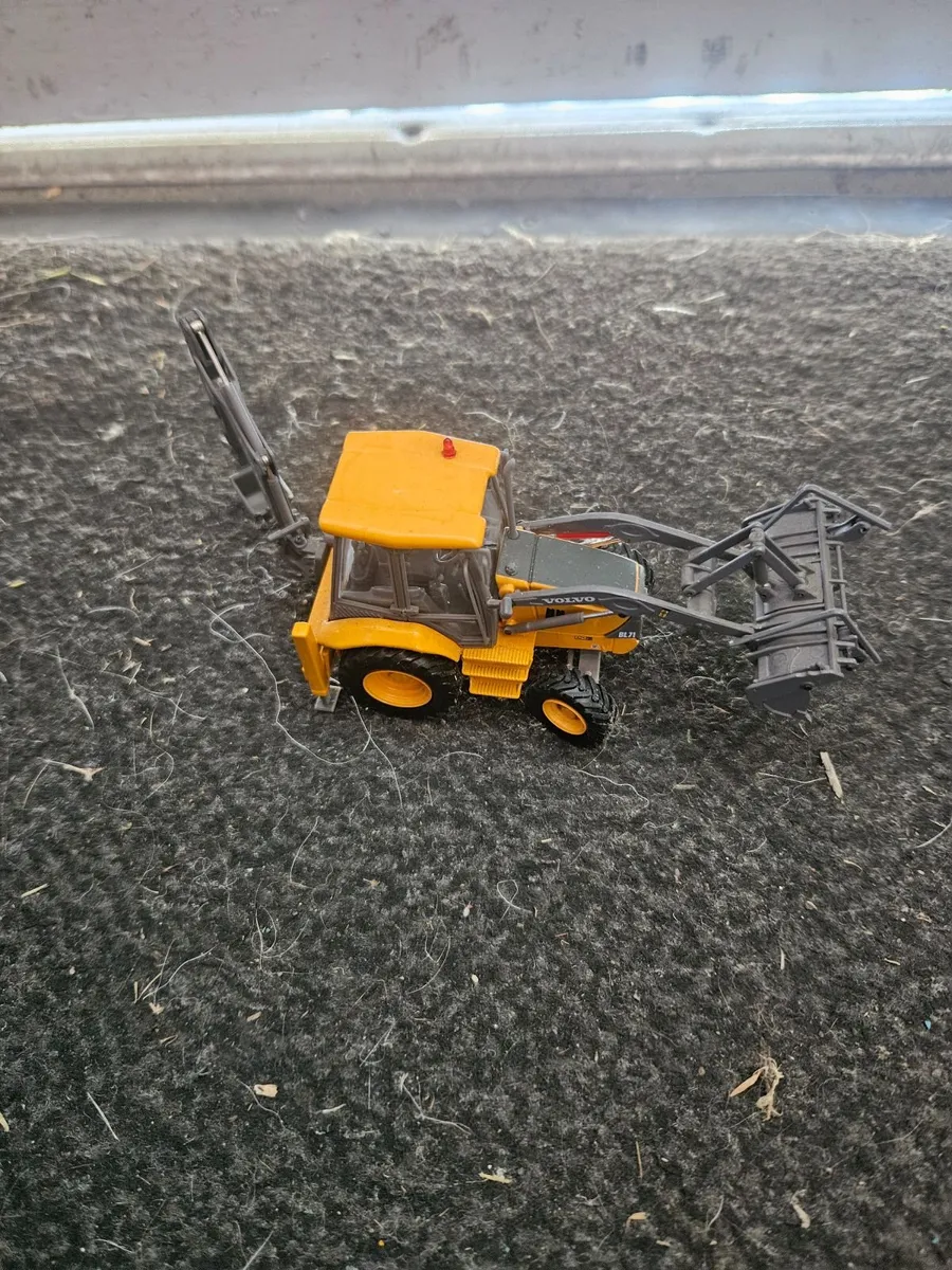 Corgi Motorart Loader - Image 2
