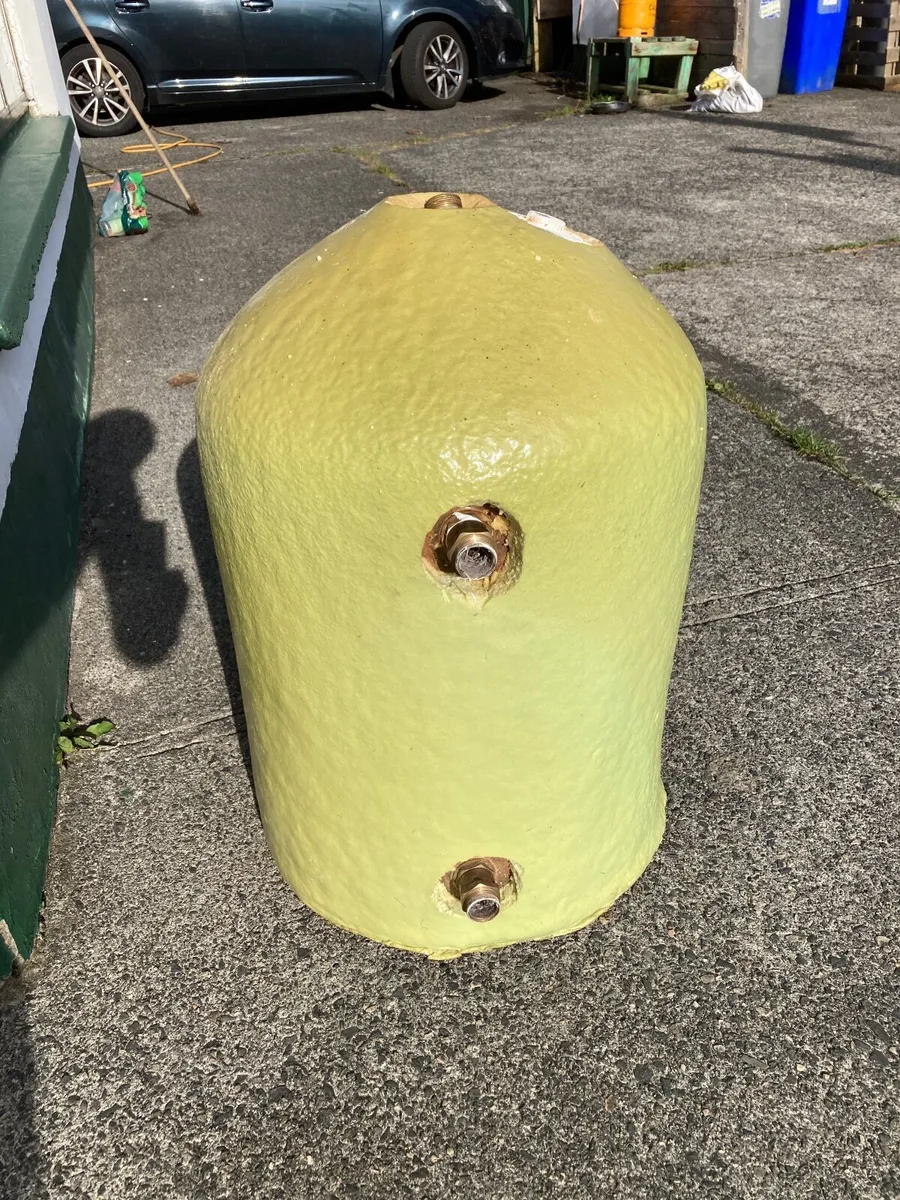 Hot water cylinder - Image 2