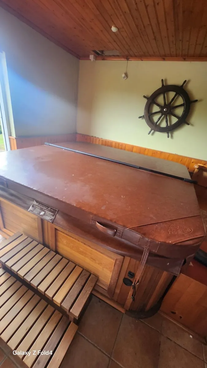 Hot tub - Image 2