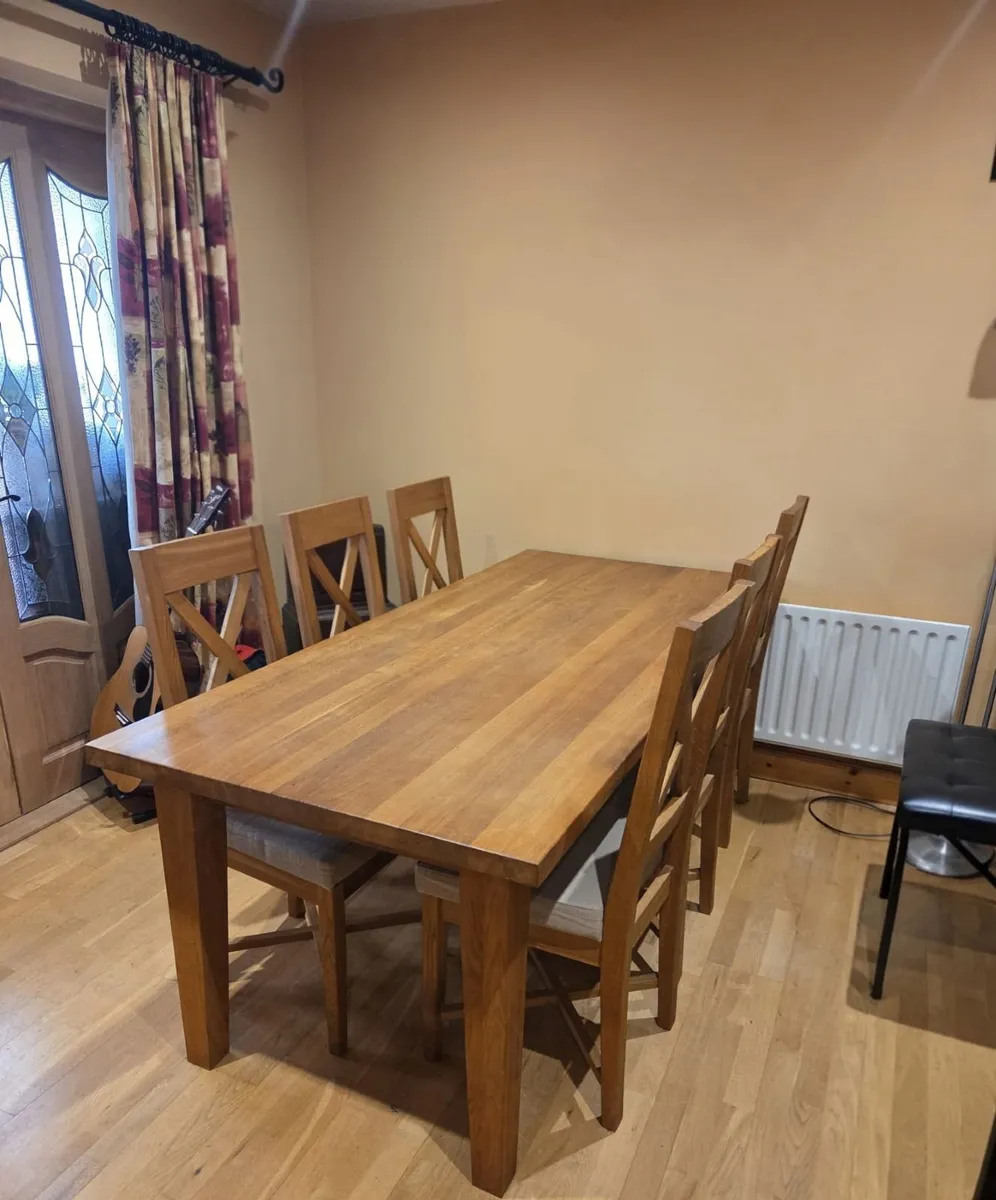 Dining table and chairs - Image 1
