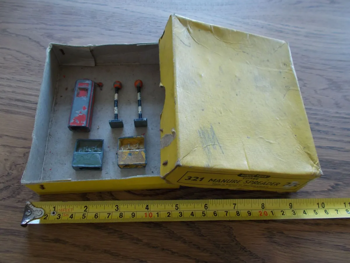 1950's Model Service Station pieces etc. - Image 1