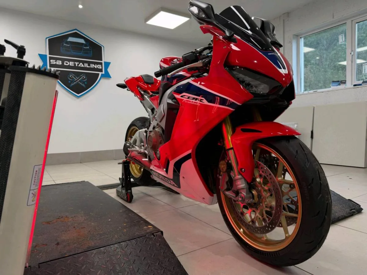 Honda CBR1000RR Fireblade SP - Image 2