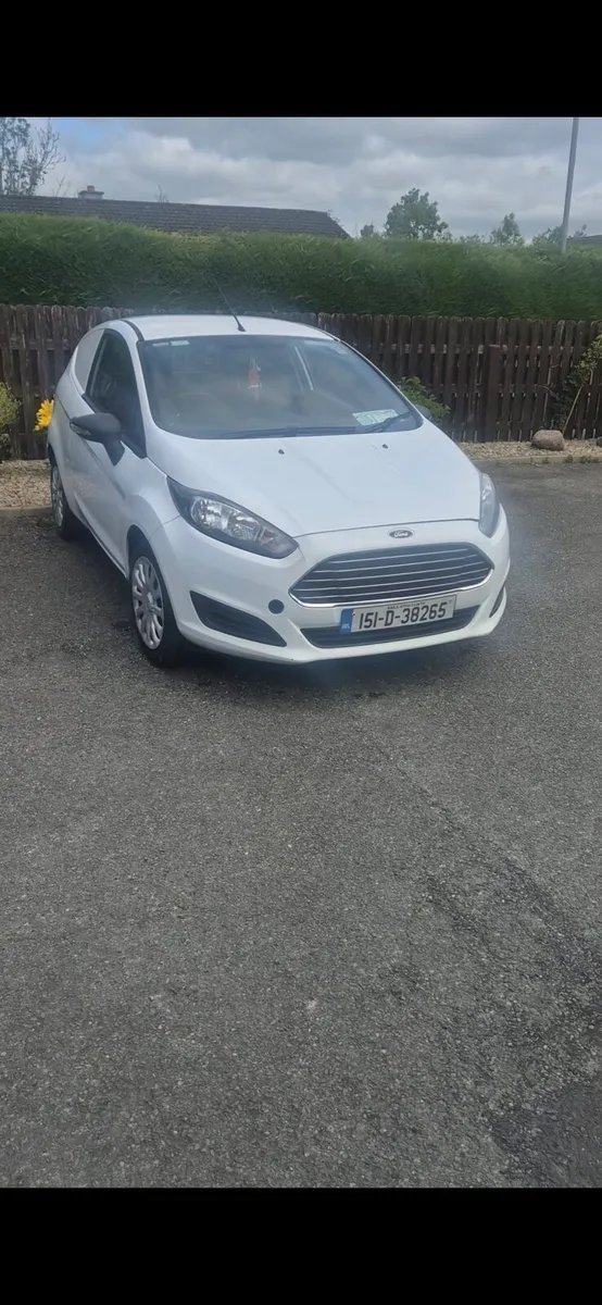 Ford fiesta - Image 2