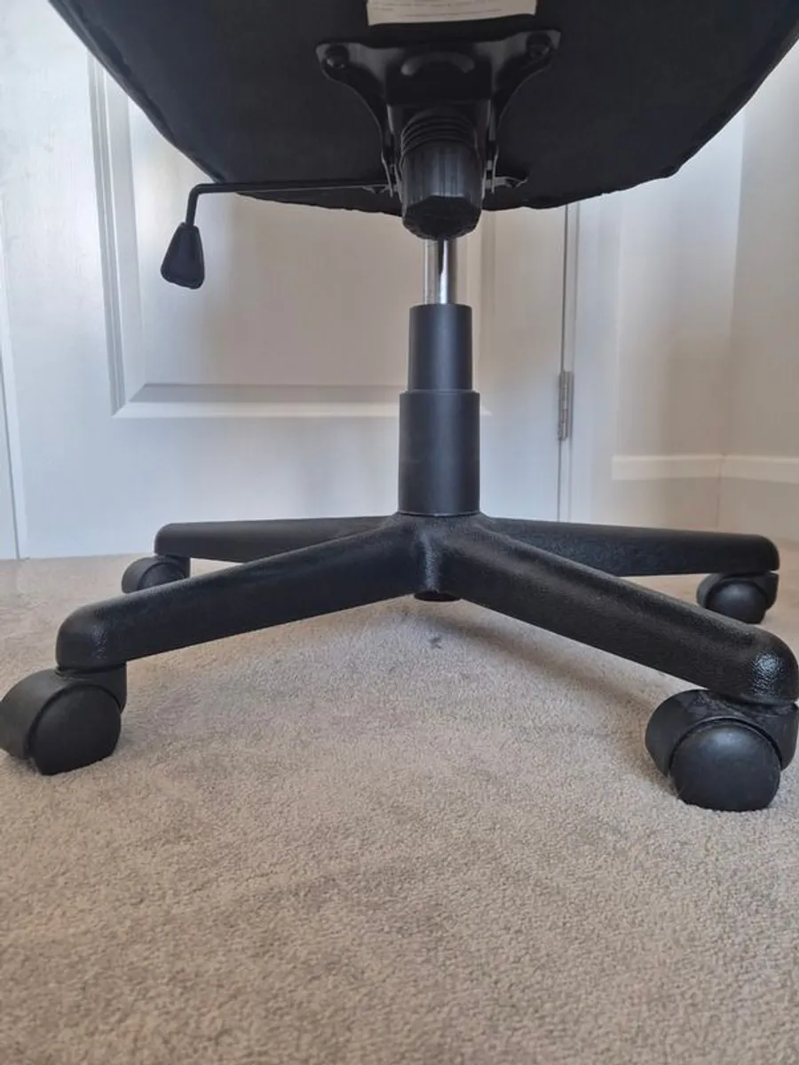 Office & Gaming Chair - Image 4