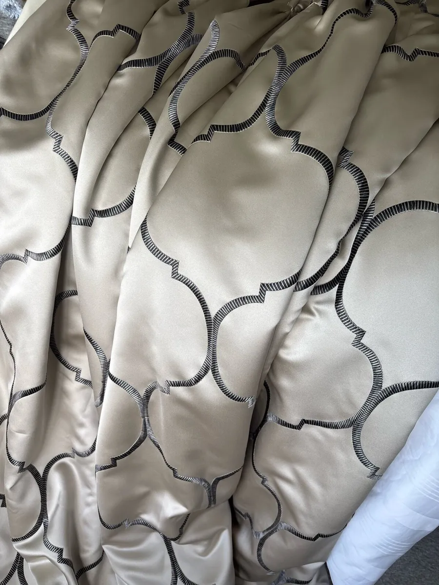Luxury hand made silk curtains - Image 3