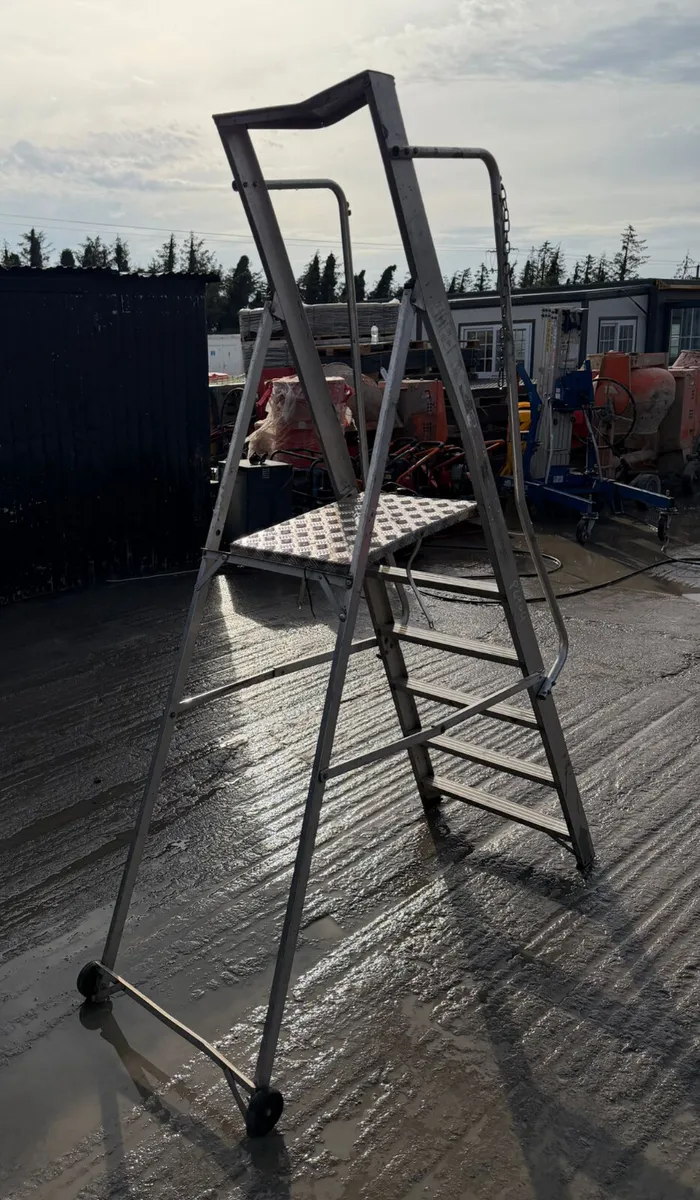 Aluminium Step Ladder 5 Tread - Image 3