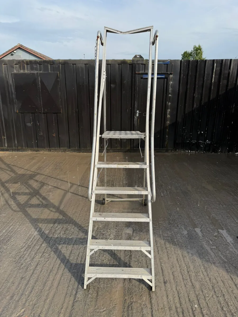 Aluminium Step Ladder 5 Tread - Image 2