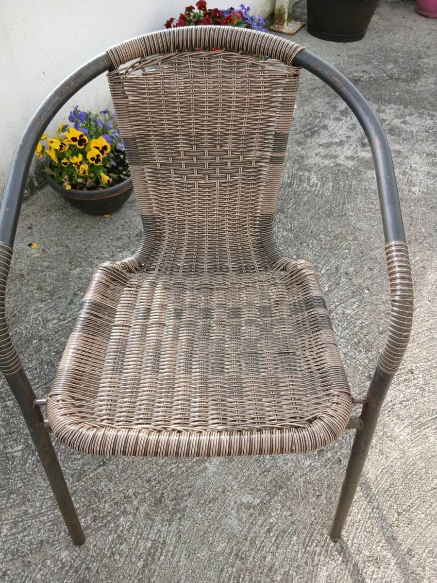 GARDEN TABLE AND 2 CHAIRS - Image 3