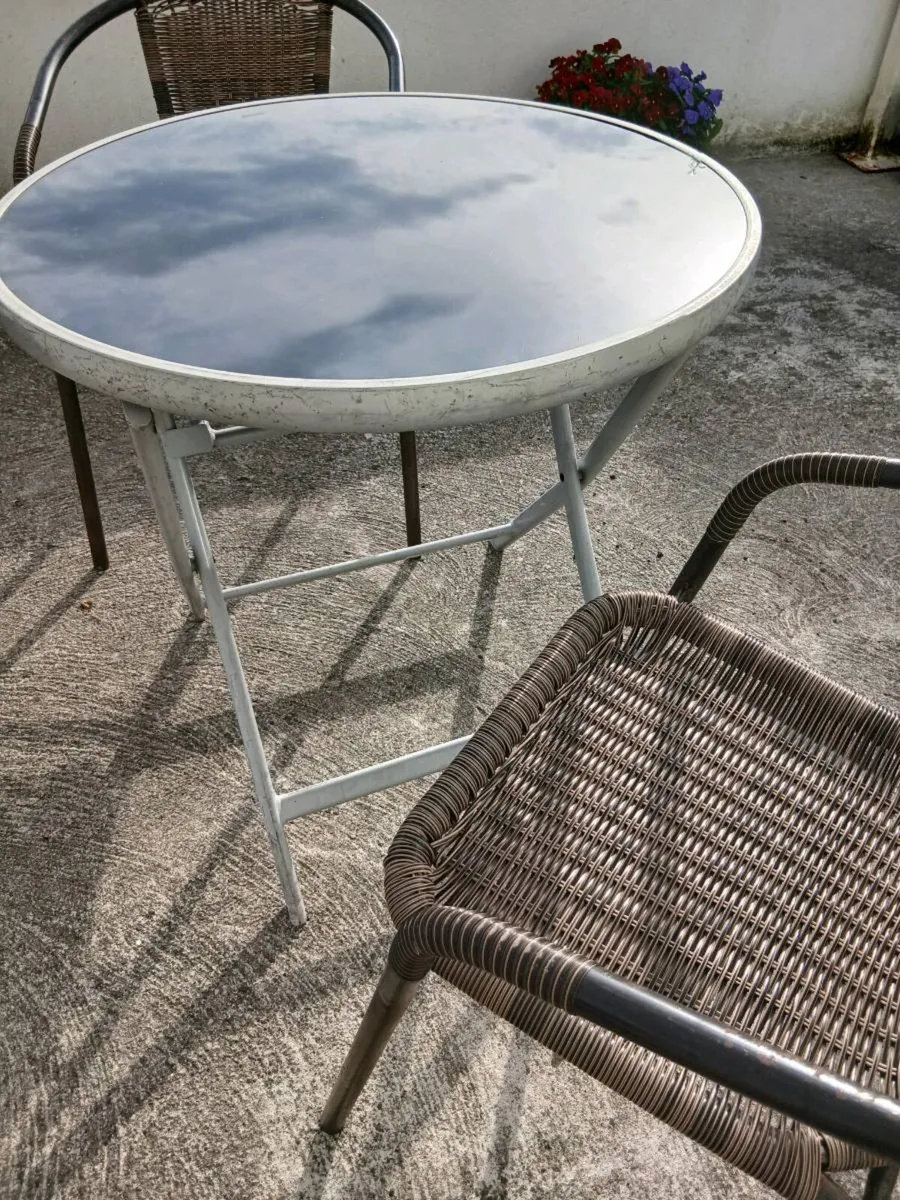 GARDEN TABLE AND 2 CHAIRS - Image 1