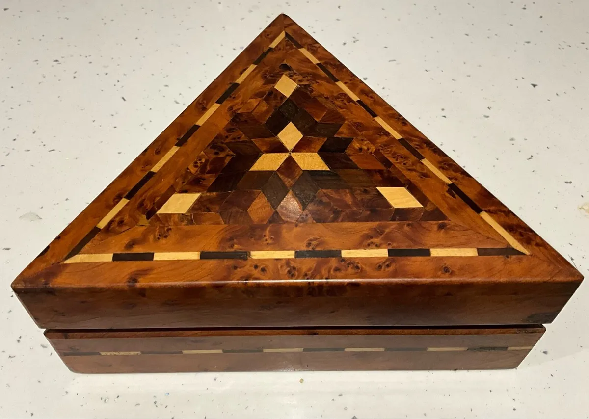 Beautiful Hndmde Moroccan Thuya Burl Wood - Image 3