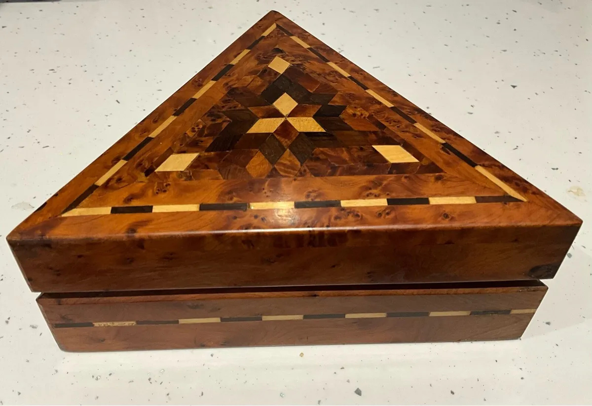 Beautiful Hndmde Moroccan Thuya Burl Wood - Image 1