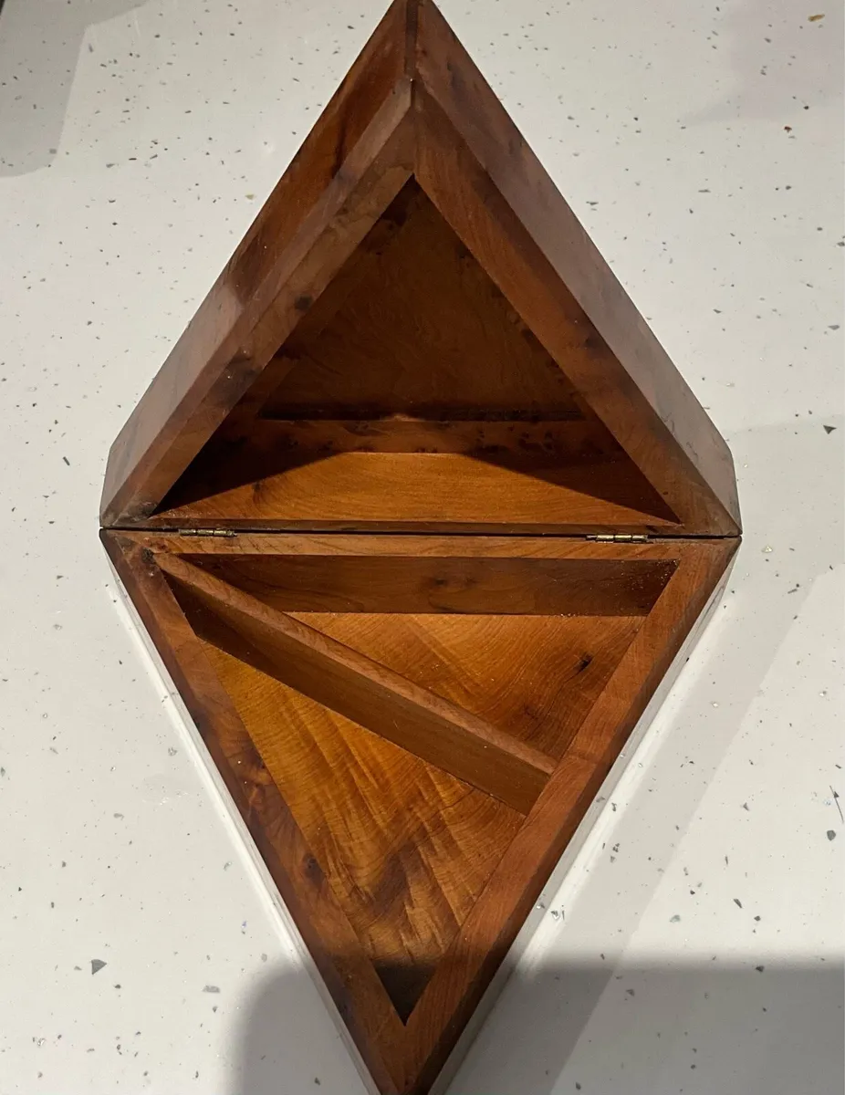 Beautiful Hndmde Moroccan Thuya Burl Wood - Image 4