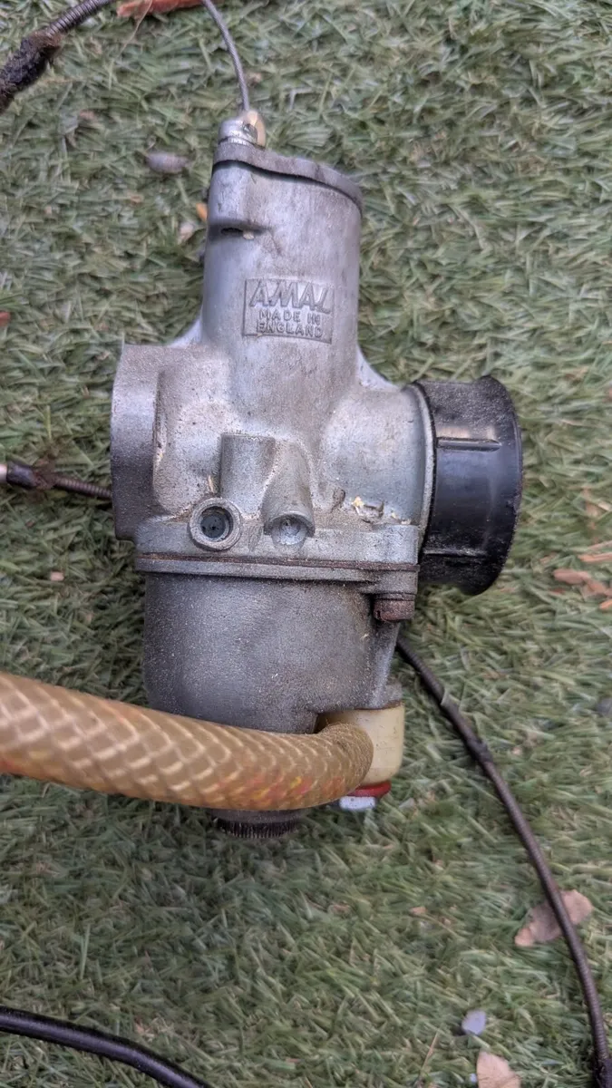 Classic triumph motorcycle parts - Image 3