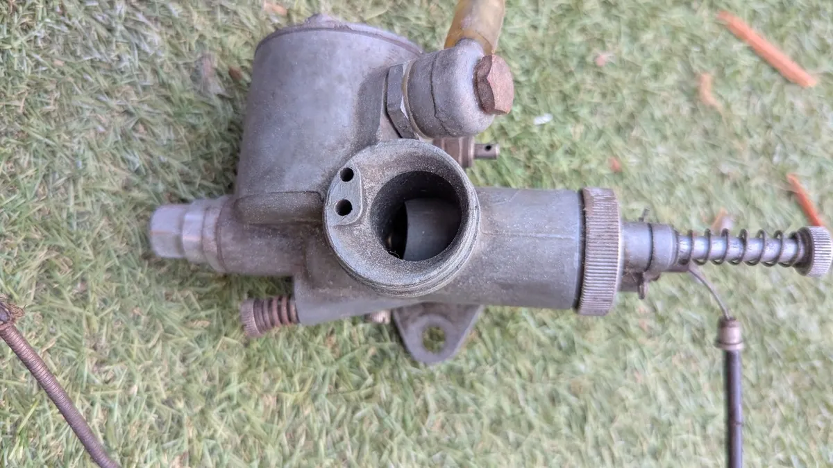 Classic triumph motorcycle parts - Image 4