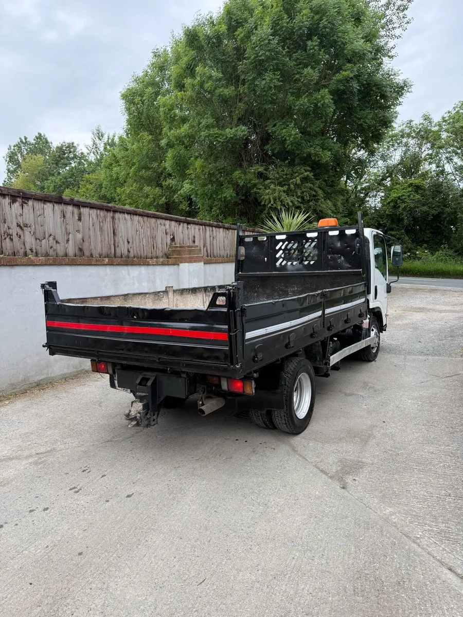 Isuzu 7.5 ton tipper - Image 4