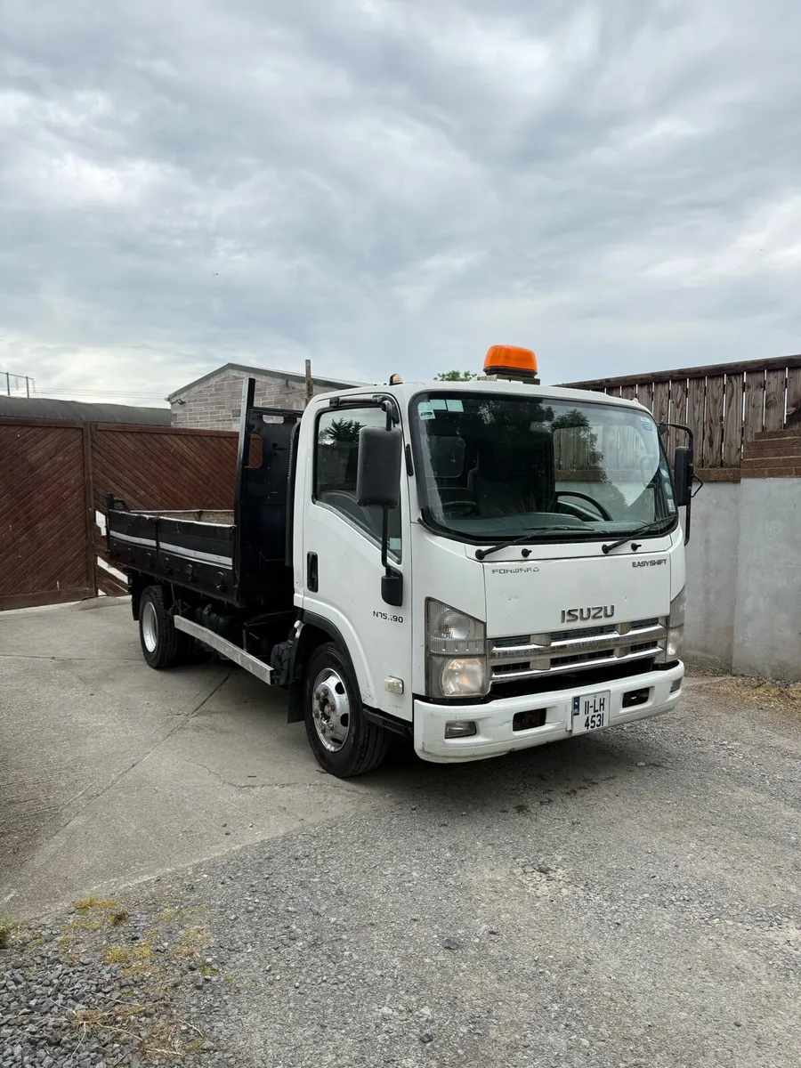 Isuzu 7.5 ton tipper - Image 1