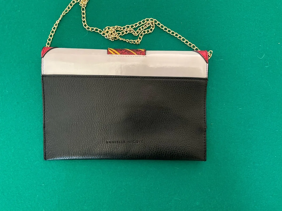HARRY POTTER Clutch Handbag with Chain by D Nicole - Image 3