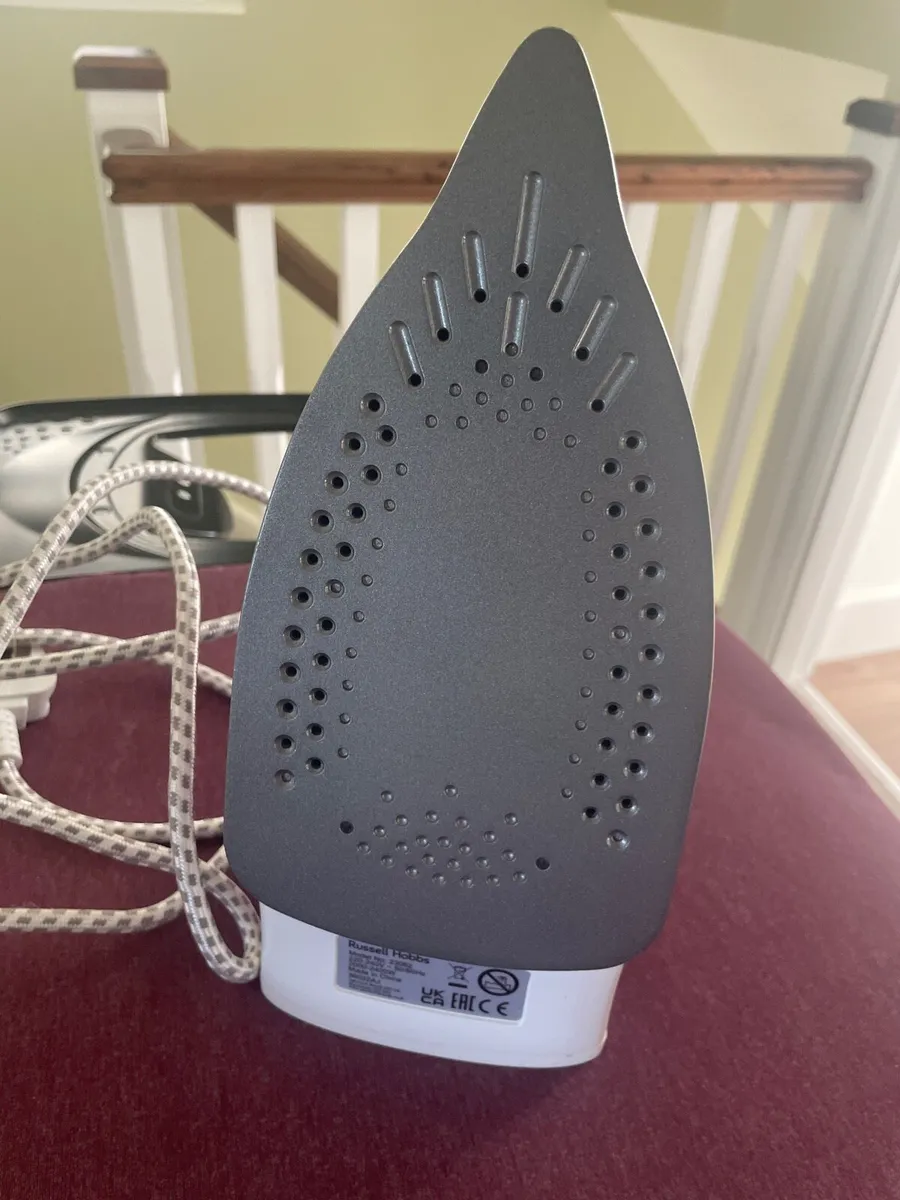 Large Ironing Board & Russell Hobbs Steam Iron - Image 3
