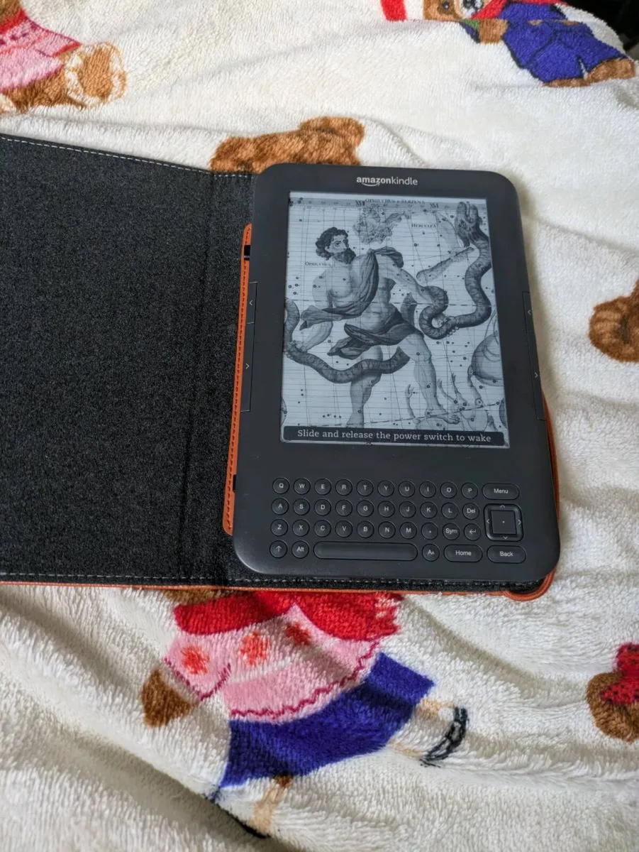 Kindle 3rd Gen with Keyboard - Image 1