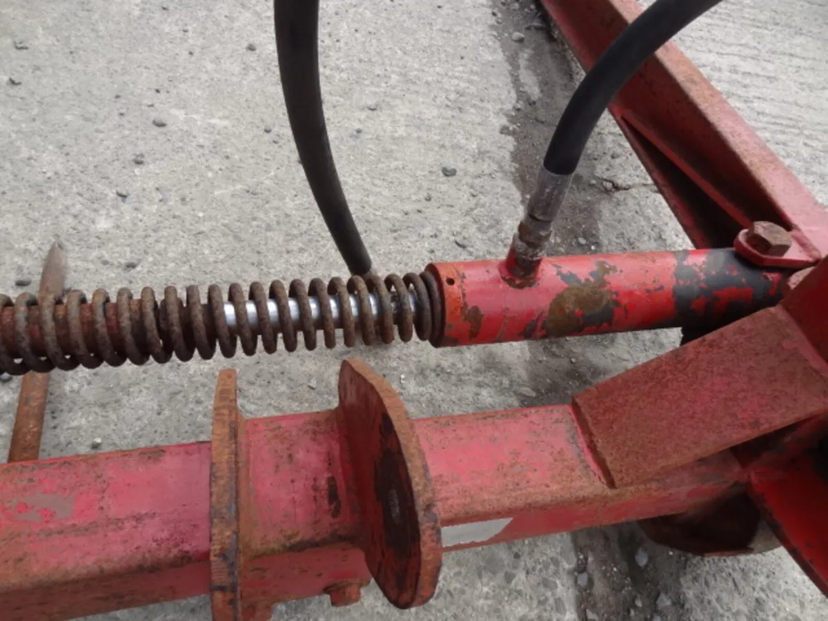 17 Bale Clamp - Image 3