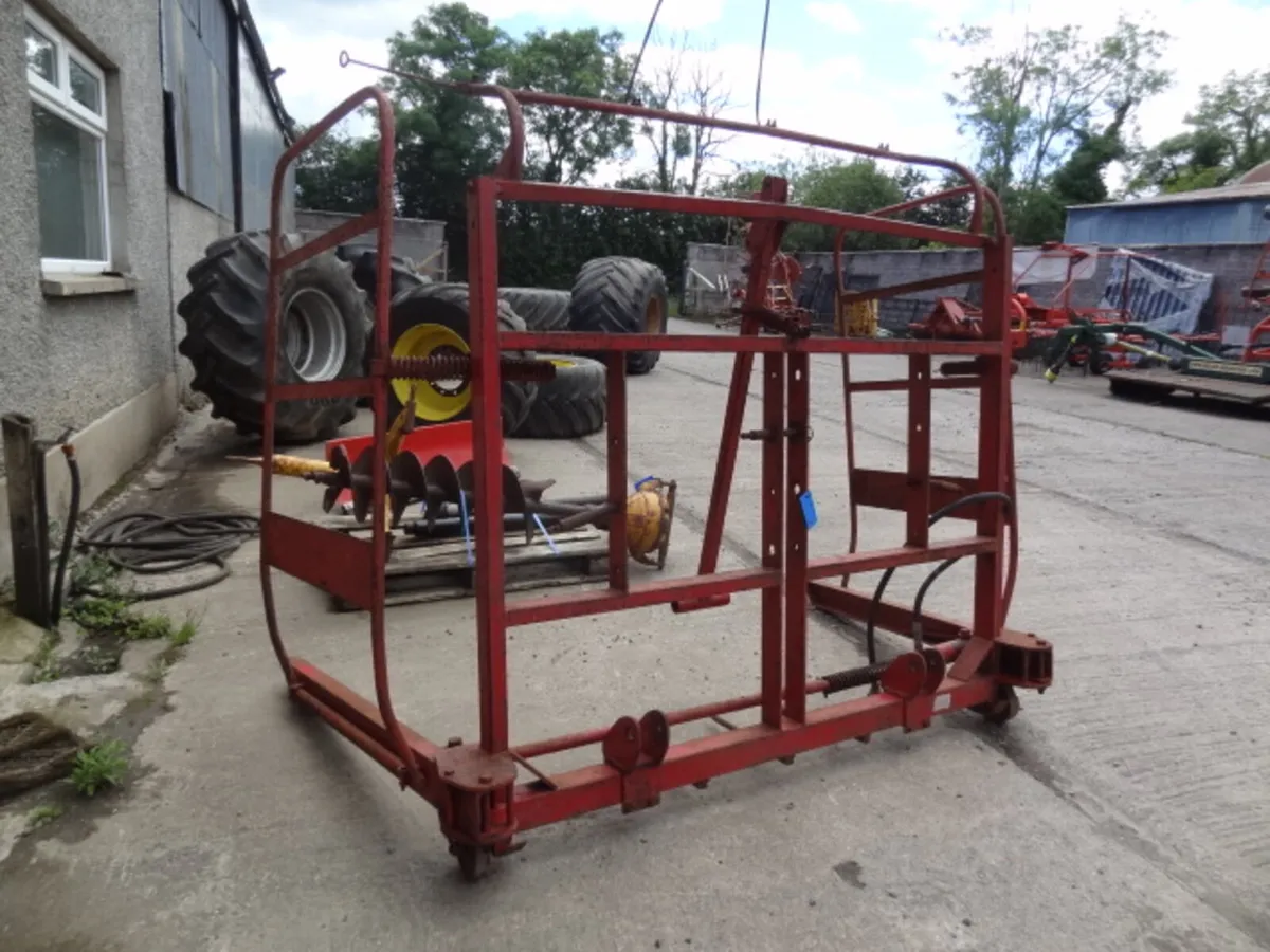 17 Bale Clamp - Image 2