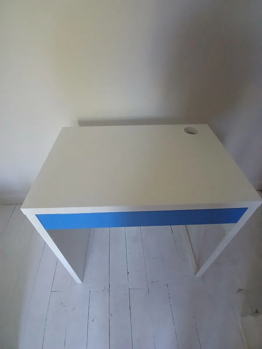Student desk - Image 4