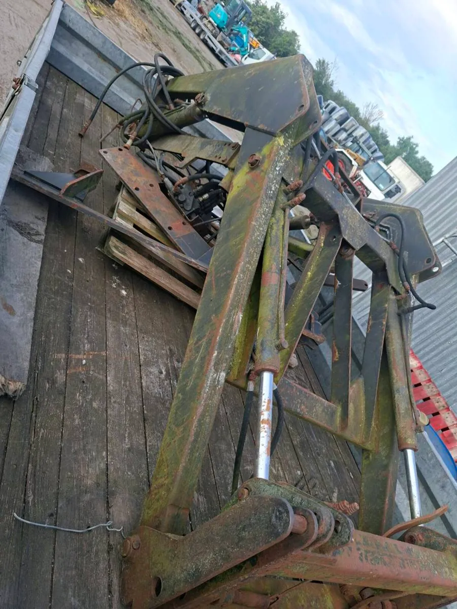 TANCO LOADER FOR FORD 7840/8240/8340 - Image 1