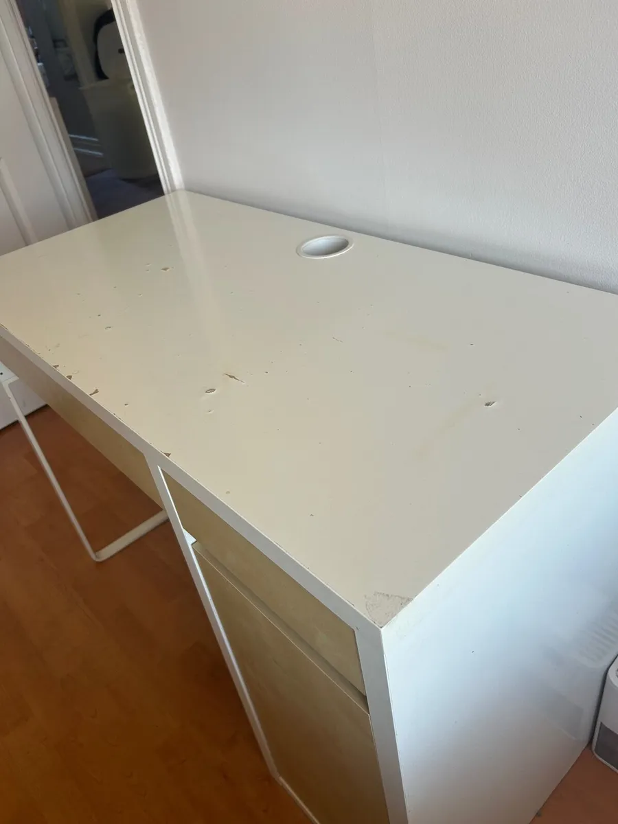 Desk - Image 3