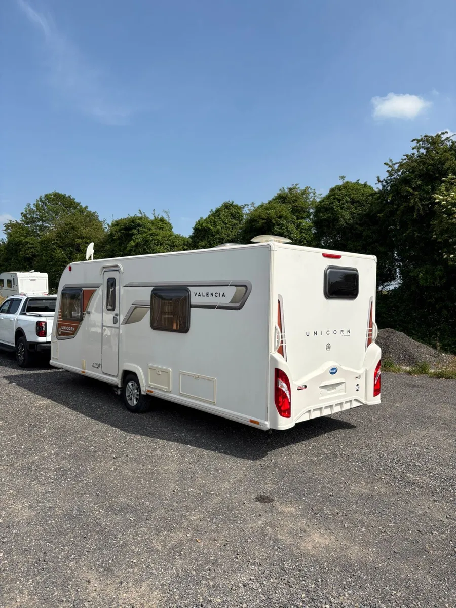 Bailey unicorn 4 berth fixed bed Caravan - Image 2