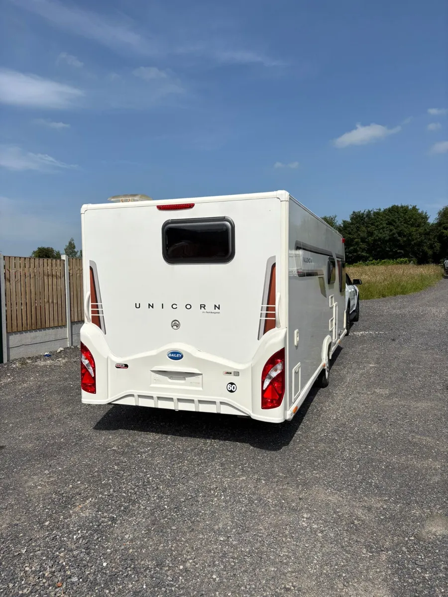 Bailey unicorn 4 berth fixed bed Caravan - Image 3