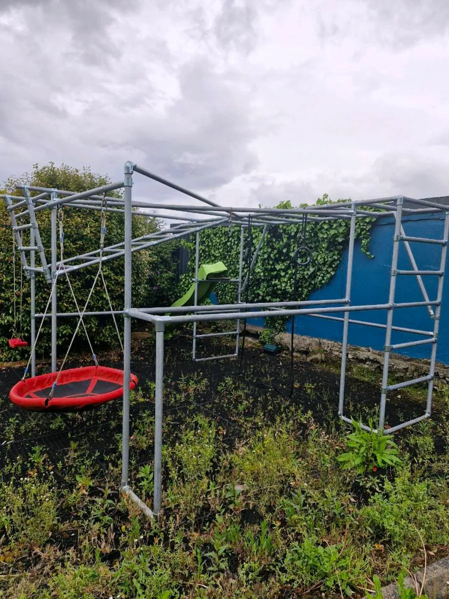 Steel Climbing Frame - Image 1
