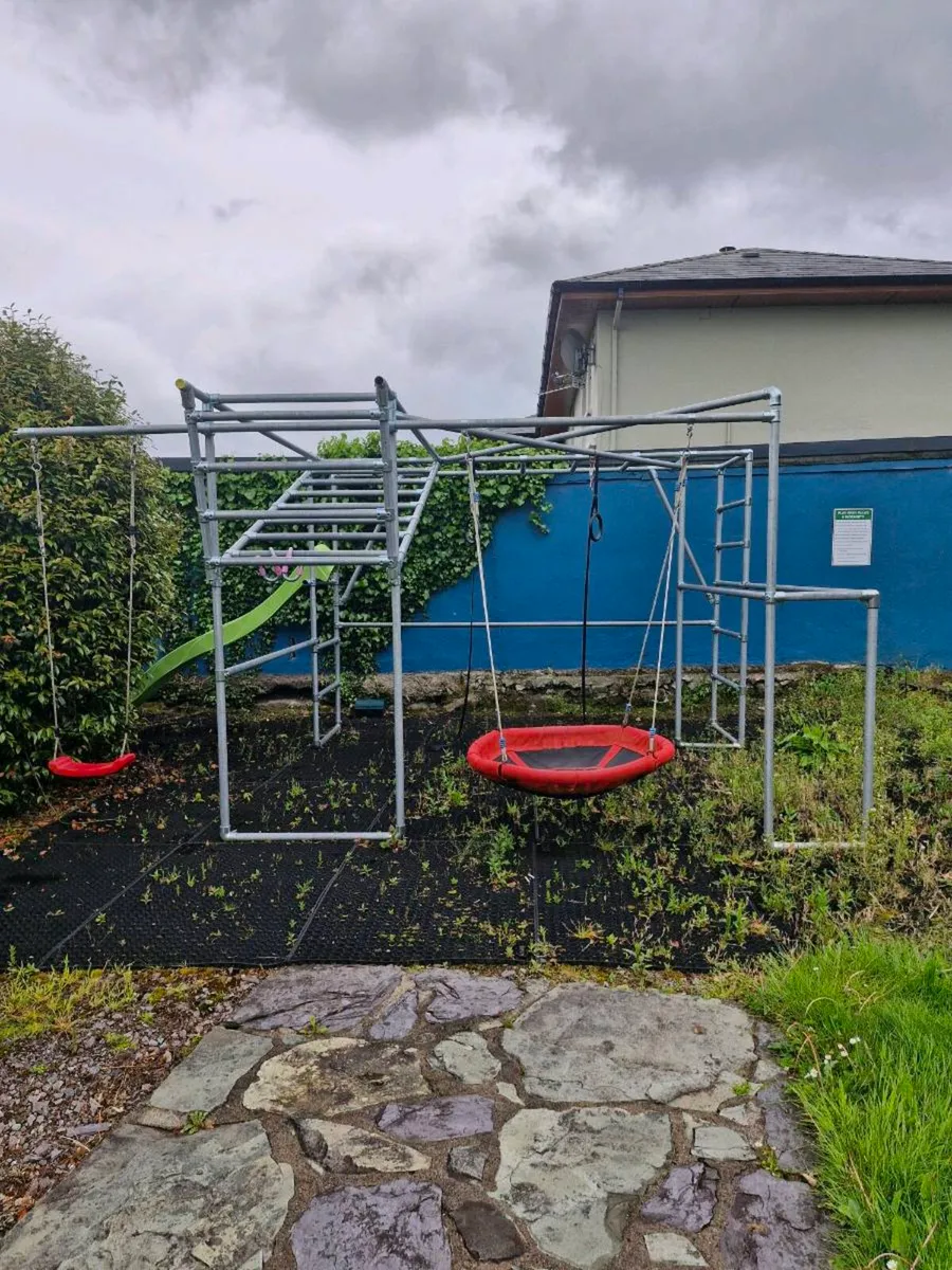 Steel Climbing Frame - Image 2