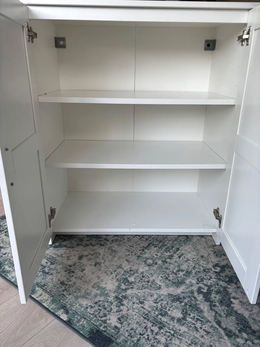 Cabinet - Image 1