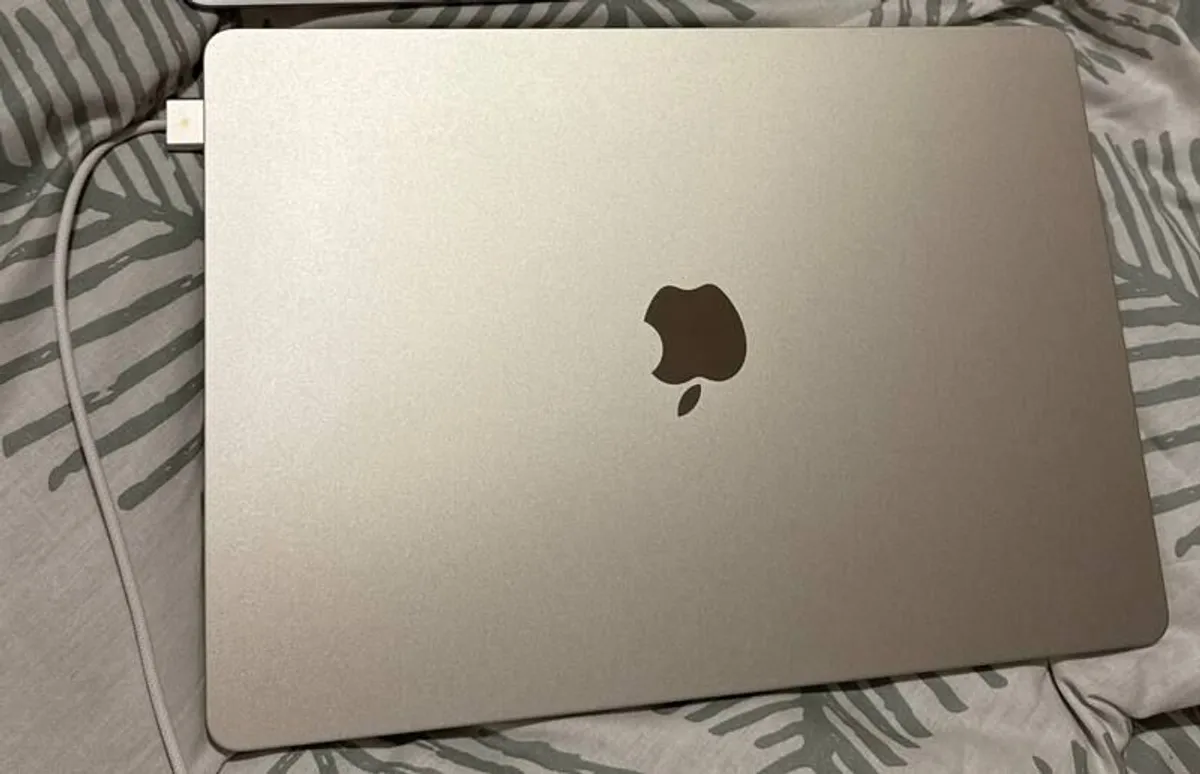 MacBook Air 15 M3 2024 - Excellent condition - Image 1