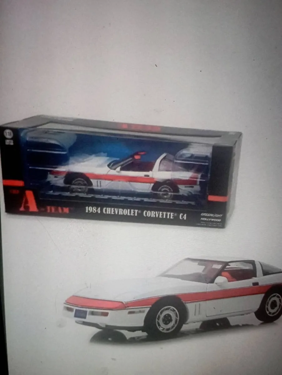 A TEAM GREENLIGHT 1984 CHEVROLET' CORVETTE C4 - Image 2