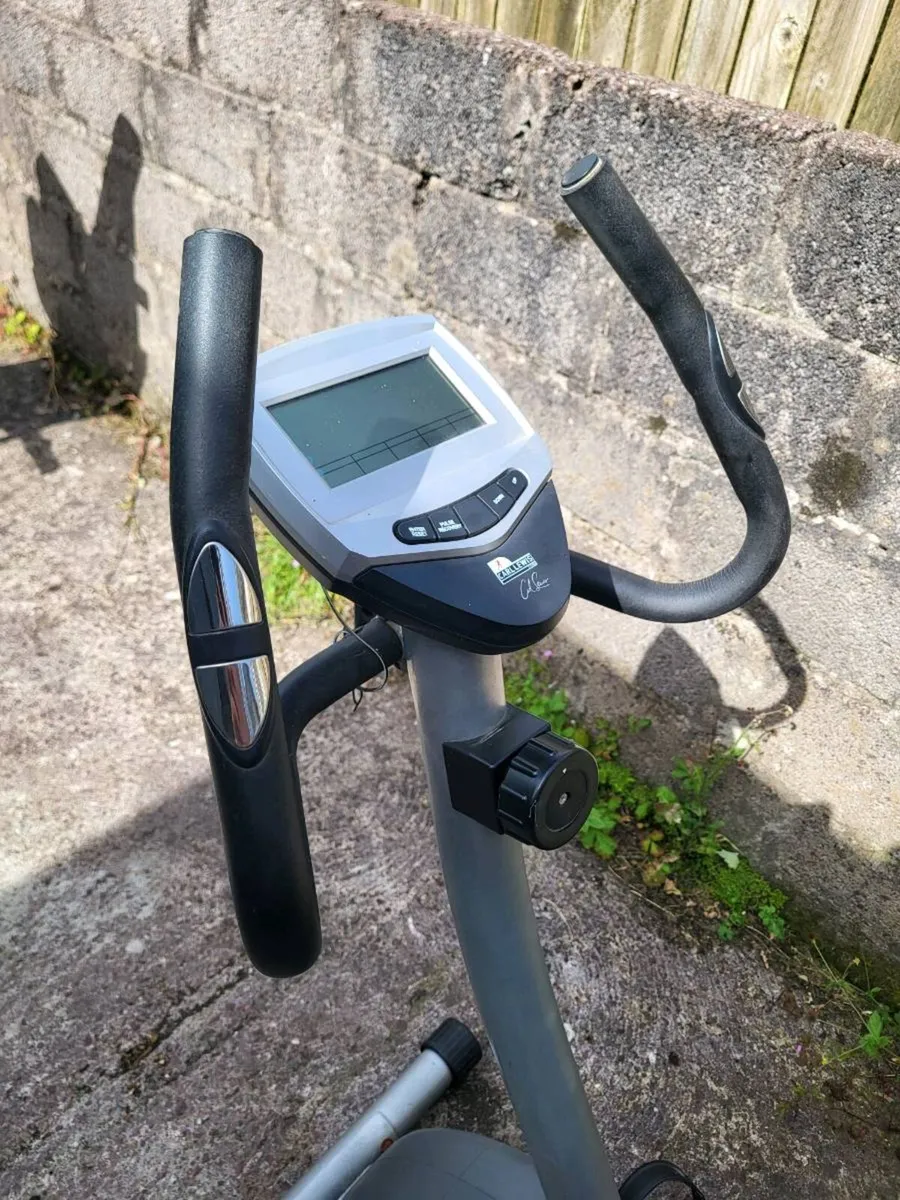 Exercise bike. - Image 4