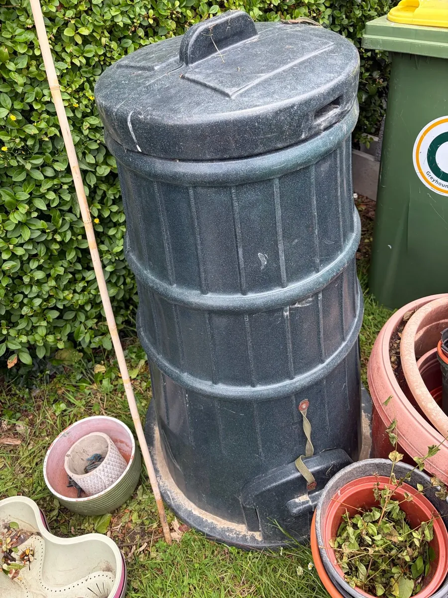 2 compost bin + 1 water tanks - Image 2
