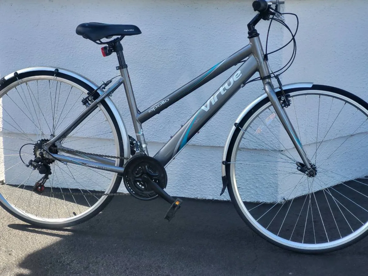 LADIES HYBRID BIKE GOOD AS NEW CONDITION. NO OFFER - Image 1