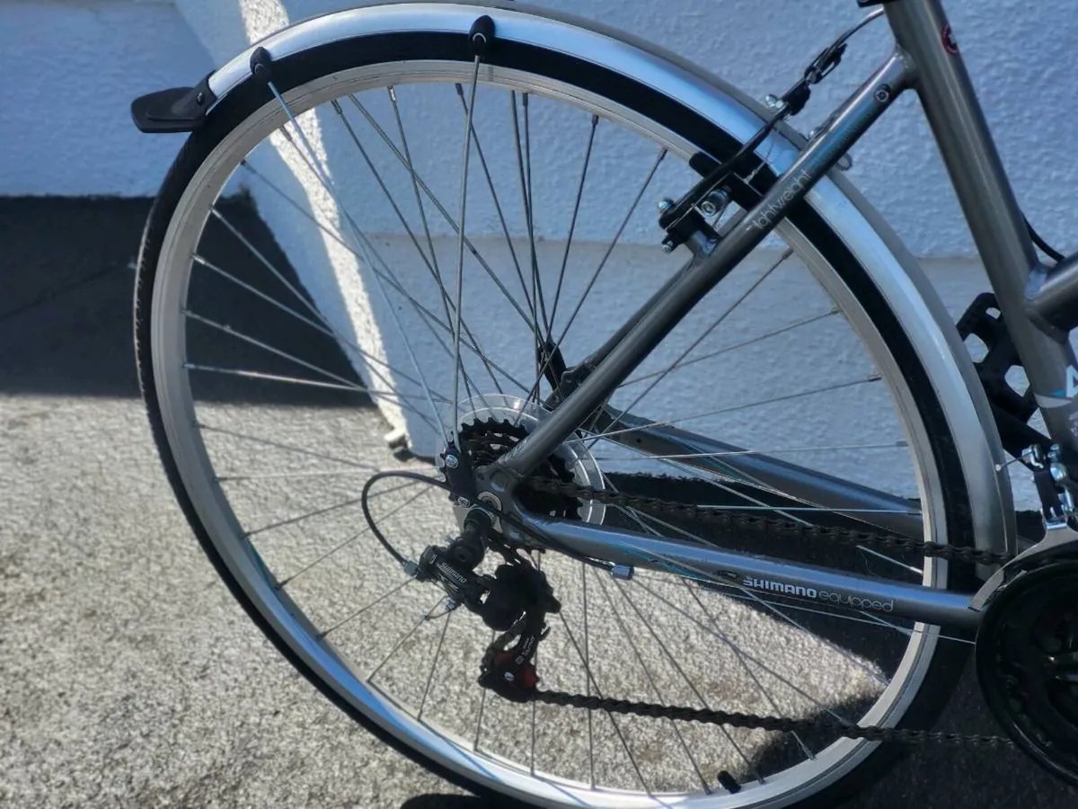 LADIES HYBRID BIKE GOOD AS NEW CONDITION. NO OFFER - Image 3