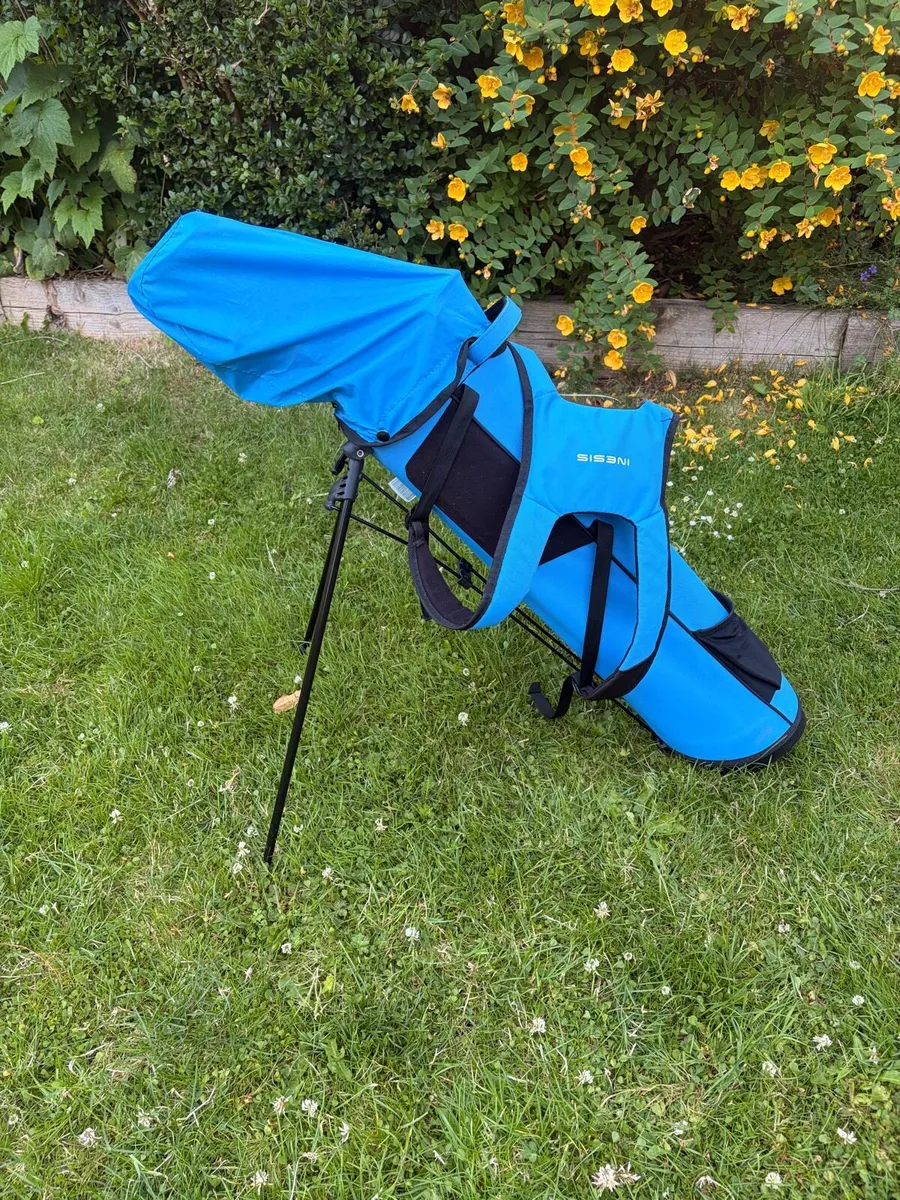 Kids golf clubs and bag - Image 2