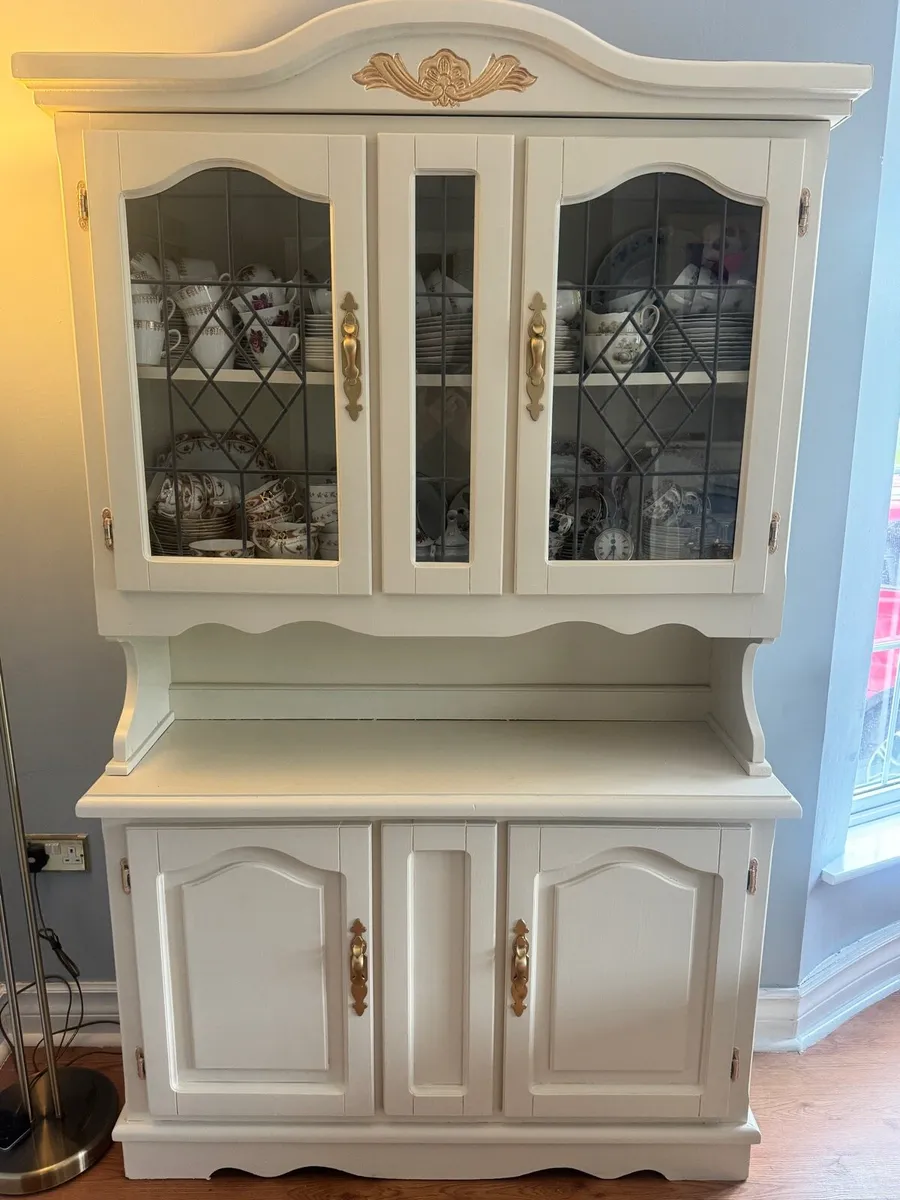 Display dresser - Image 4