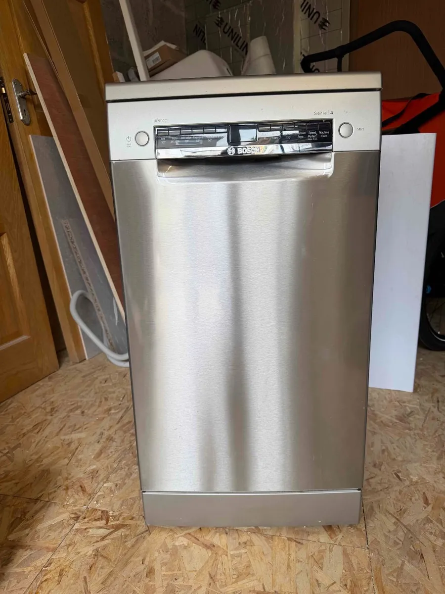Bosch 45cm Freestanding Slimline Dishwasher - Image 1