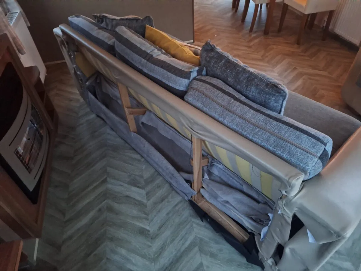 Mobile home 3 seater couch - Image 2