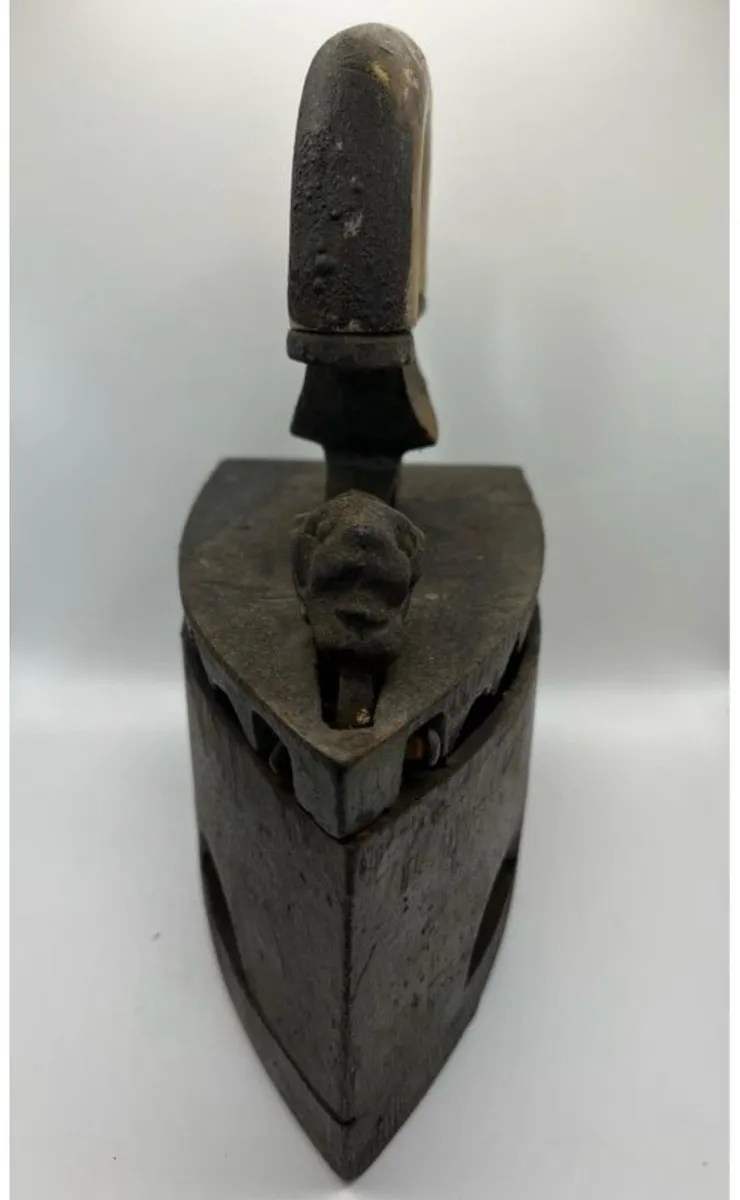 Antique coal iron - Image 2