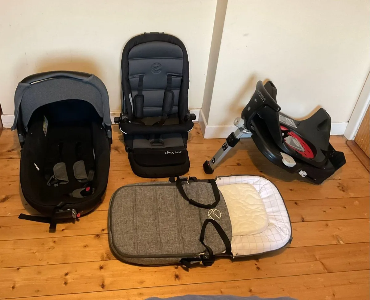 Jane Trider Matrix Light 2 Travel System Bundle - Image 3