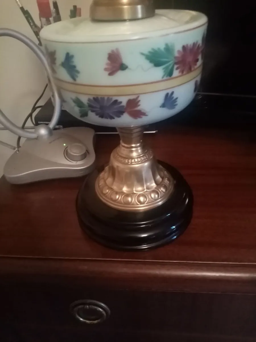 Vintage oil Lamp - Image 4