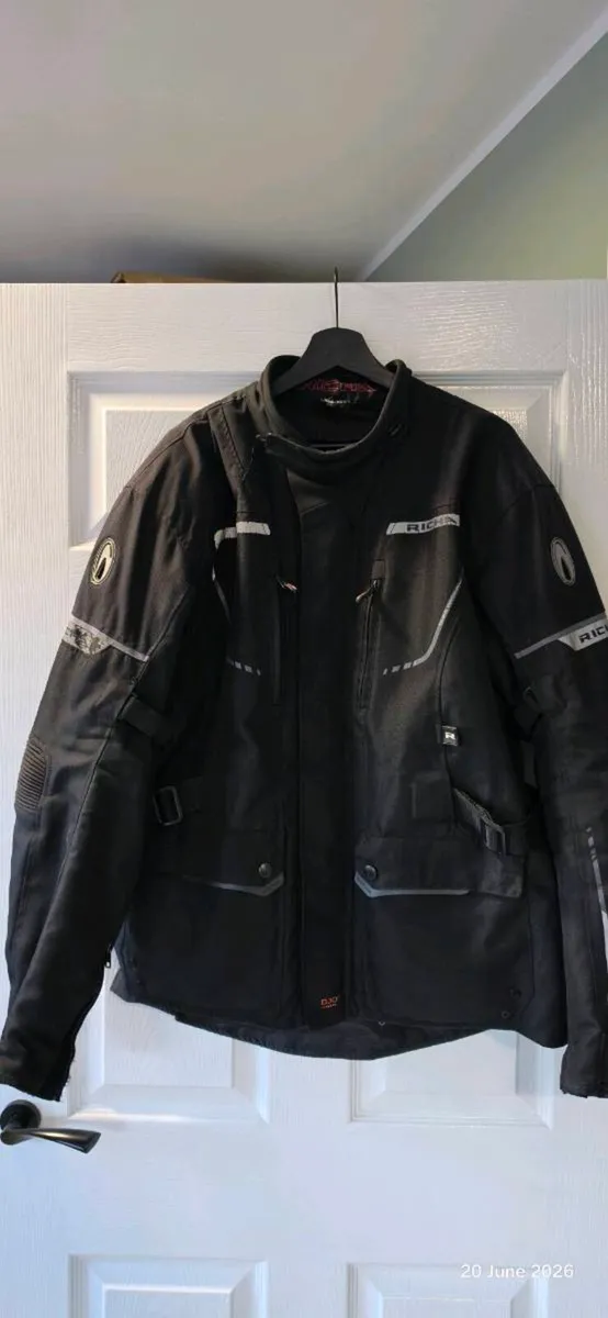 Richa motorcycle jacket and trousers - Image 1
