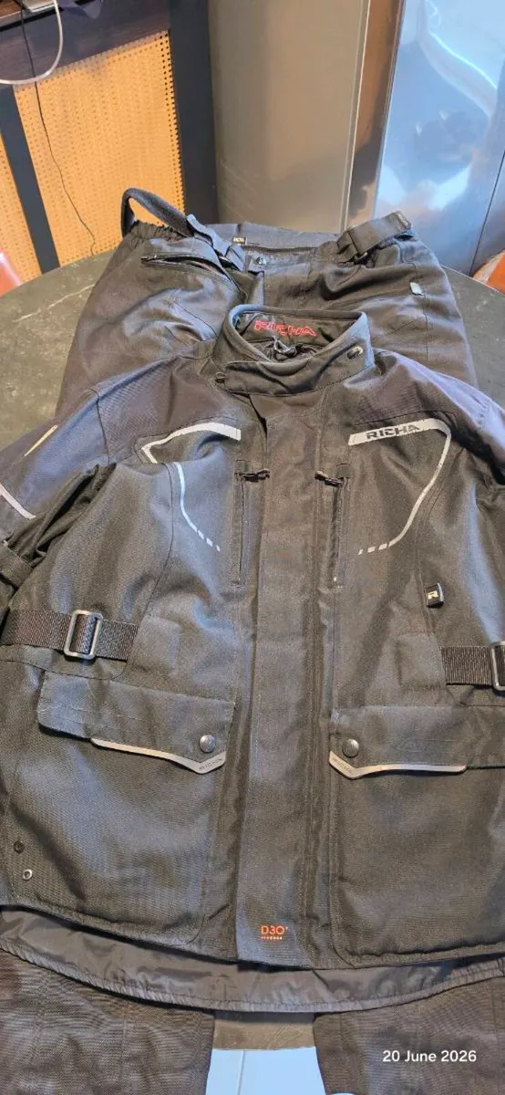 Richa motorcycle jacket and trousers - Image 3