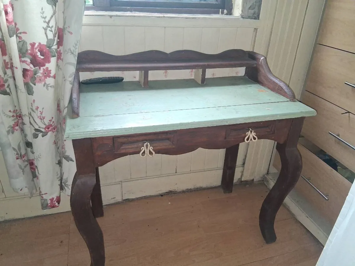 Desk - Image 3
