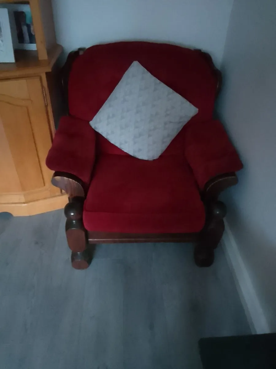 Three piece suite - Image 2